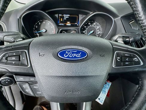 Used 2016 Ford Focus SE w/ SE Sport Package FWD image 16