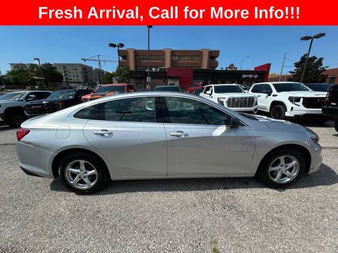 Used 2017 Chevrolet Malibu LS FWD image 21