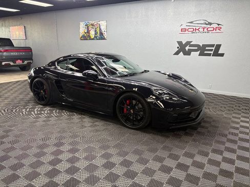 Used 2018 Porsche 718 Cayman GTS image 2