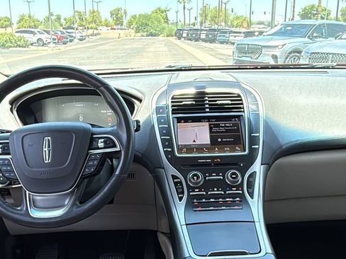 Used 2019 Lincoln Nautilus Select w/ Cargo Utility Package FWD image 4