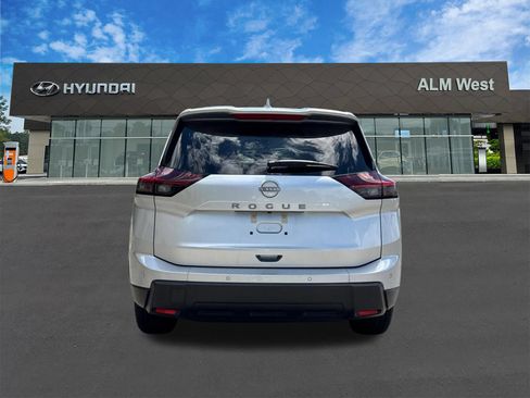 Used 2025 Nissan Rogue SV FWD image 6