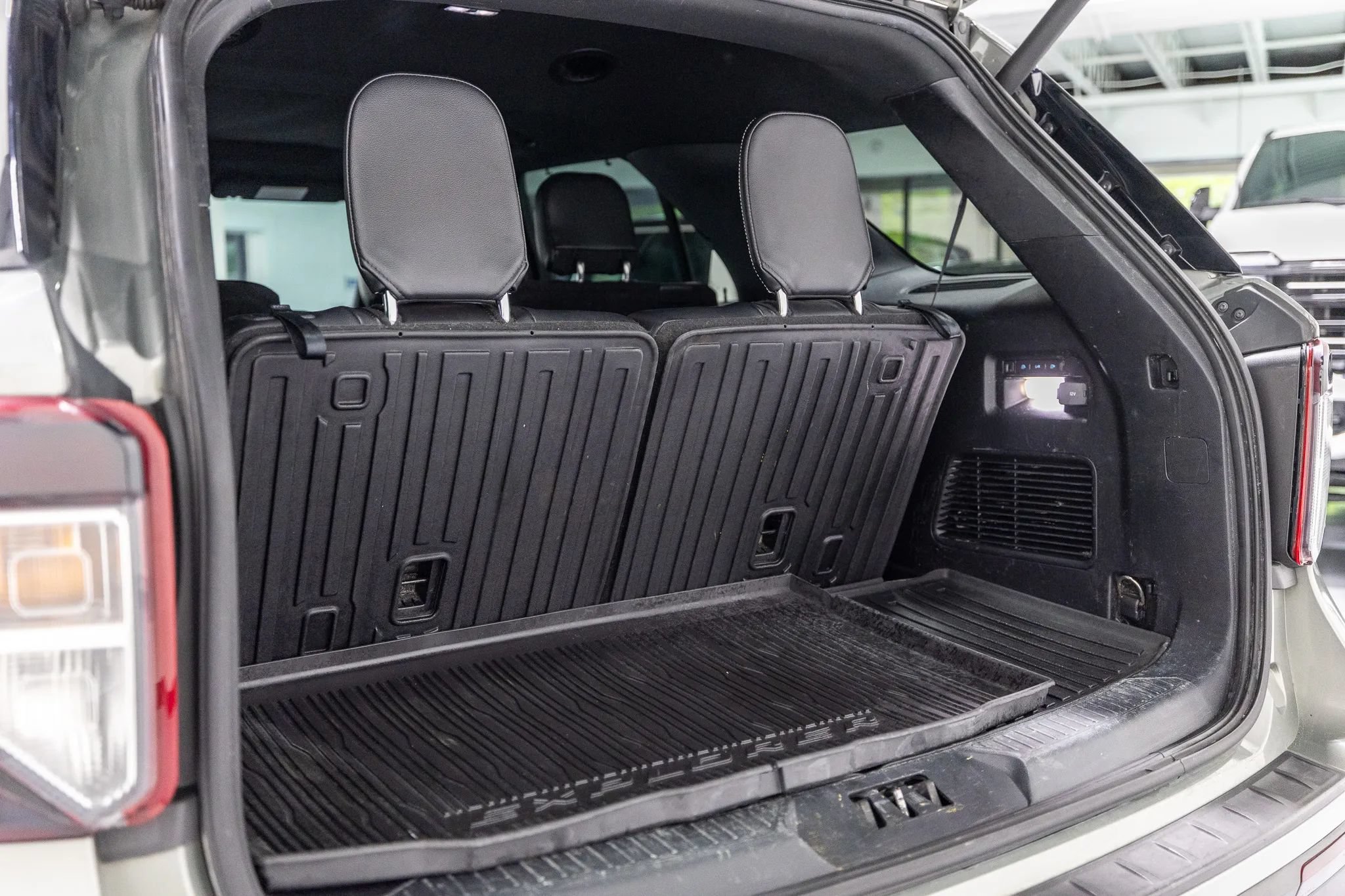 Used 2020 Ford Explorer ST w/ Premium Technology Package AWD/4WD image 22