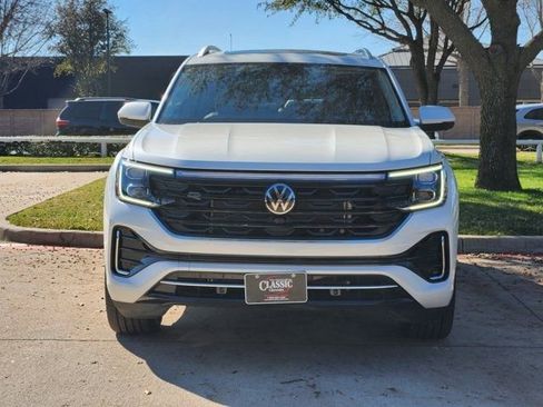 Used 2025 Volkswagen Atlas SEL Premium R-Line image 11