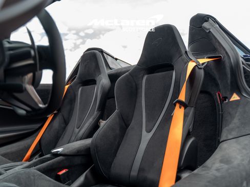 Used 2026 McLaren 750S Spider RWD image 11