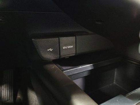 Used 2023 Toyota Camry SE image 17