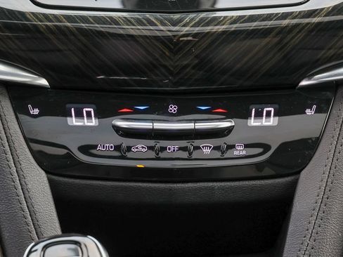 Used 2020 Cadillac XT6 Premium Luxury FWD image 15