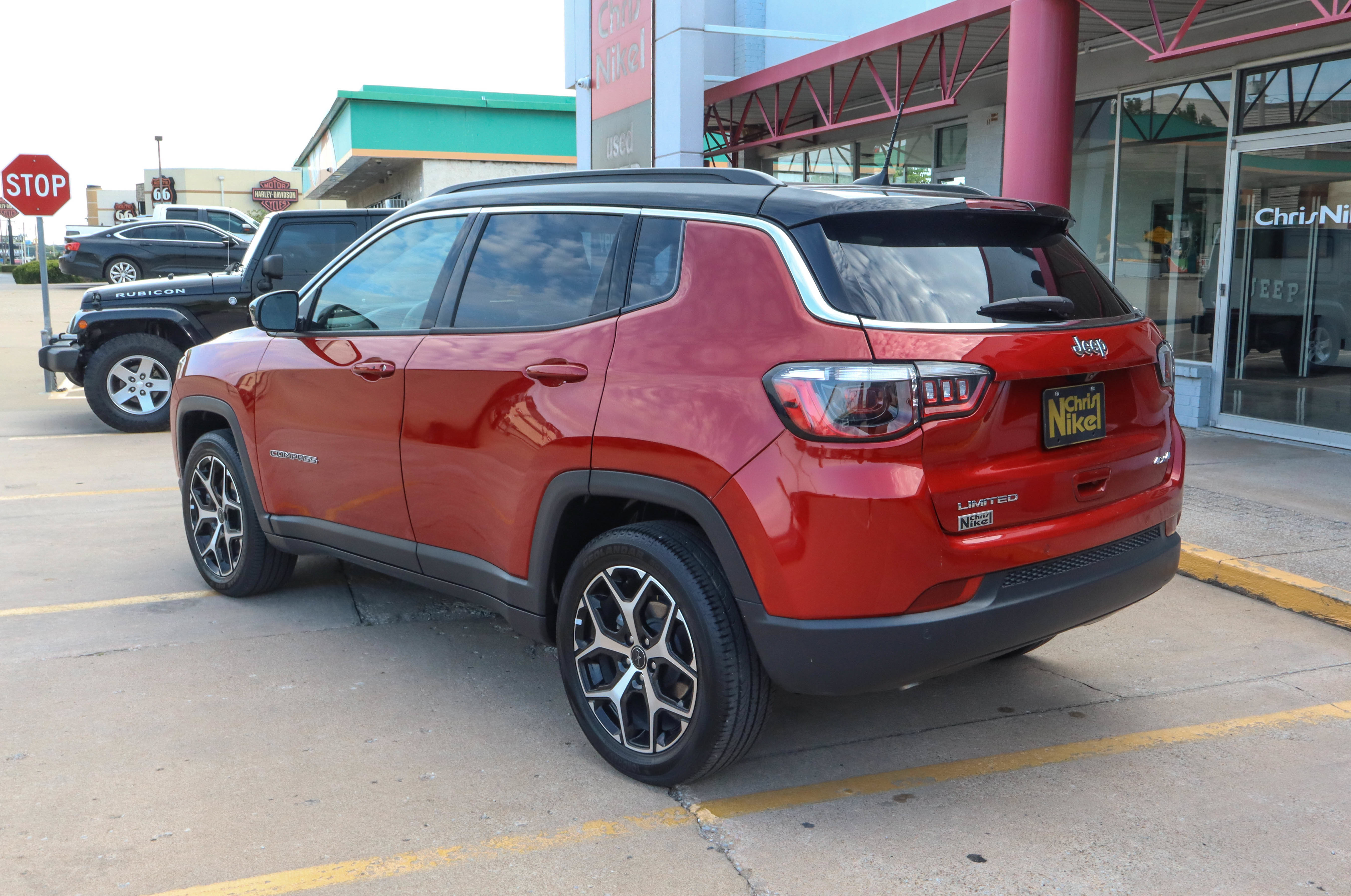 Used 2025 Jeep Compass Limited AWD/4WD image 6