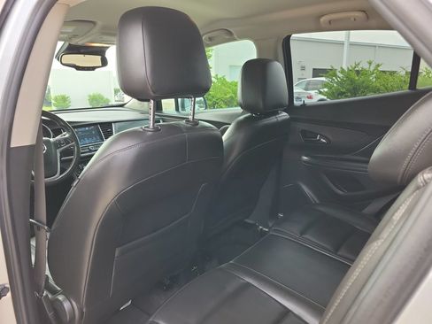 Used 2019 Buick Encore Essence w/ Safety Package II FWD image 12