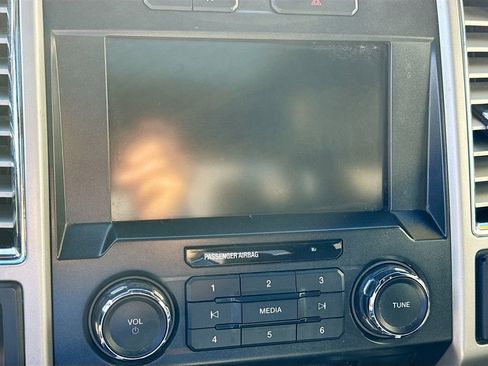 Used 2015 Ford F150 Lariat AWD/4WD image 13