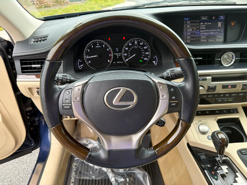 Used 2015 Lexus ES 350 w/ Luxury Package FWD image 25