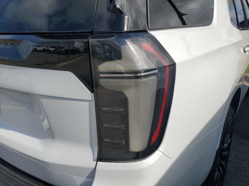 New 2026 Chevrolet Tahoe High Country AWD/4WD image 18