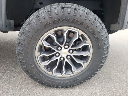 Used 2022 Chevrolet Colorado ZR2 image 18