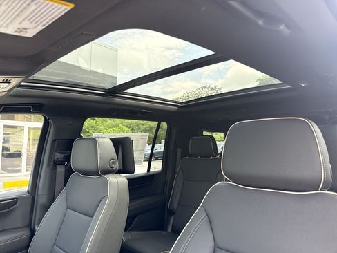 New 2026 GMC Yukon XL Elevation w/ Elevation Premium Package AWD/4WD image 19