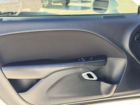 Used 2015 Dodge Challenger R/T RWD image 19