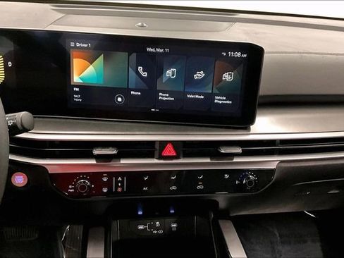 Used 2025 Kia Sorento LX image 29