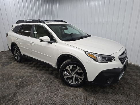 Used 2022 Subaru Outback Limited image 7