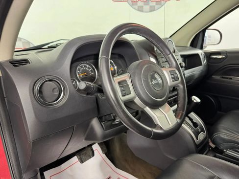 Used 2017 Jeep Compass Latitude AWD/4WD image 10