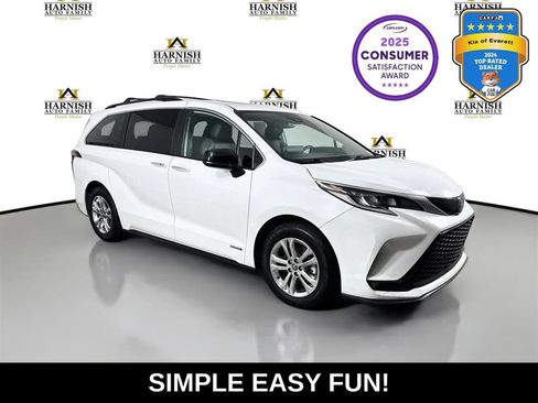 Used 2021 Toyota Sienna XSE w/ XSE Plus Package AWD/4WD image 1
