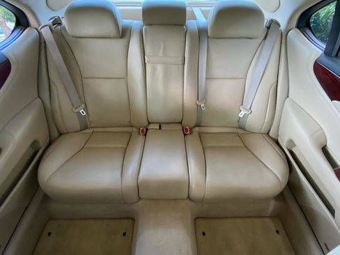 Used 2007 Lexus LS 460 L RWD image 19