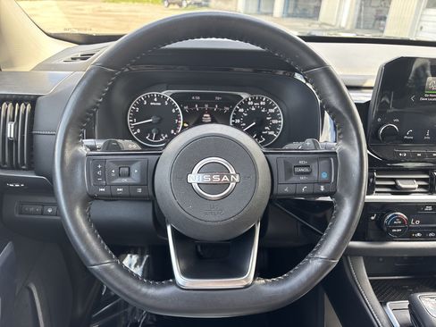 Used 2023 Nissan Pathfinder SL AWD/4WD image 24