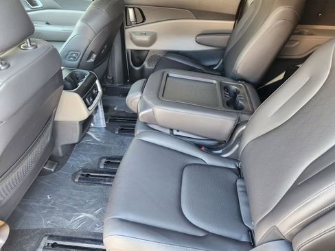 New 2026 Kia Carnival SX image 23