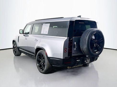 Used 2024 Land Rover Defender 130 X-Dynamic SE AWD/4WD image 7