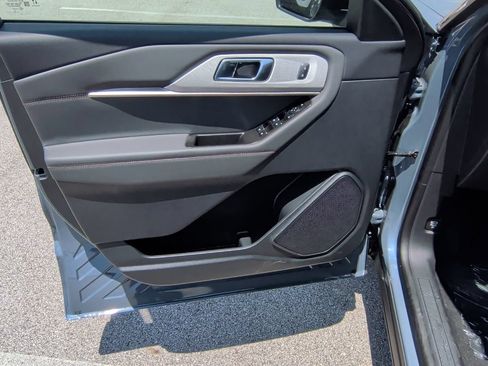 New 2026 Ford Explorer Active RWD image 10