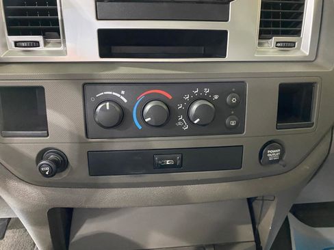 Used 2007 Dodge Ram 1500 Truck SLT RWD image 16