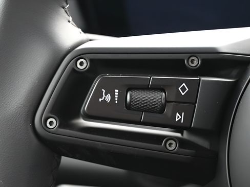 Certified 2025 Porsche Macan 4 Electric AWD/4WD image 21