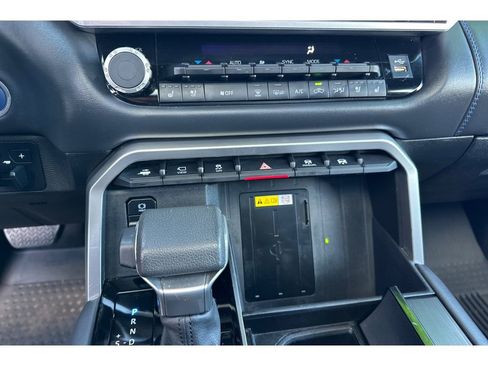 Used 2022 Toyota Tundra Platinum image 23