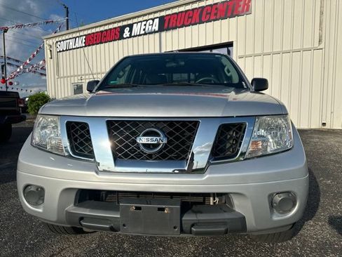 Used 2016 Nissan Frontier SV AWD/4WD image 2