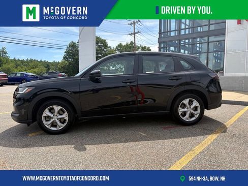 Used 2025 Honda HR-V LX image 2
