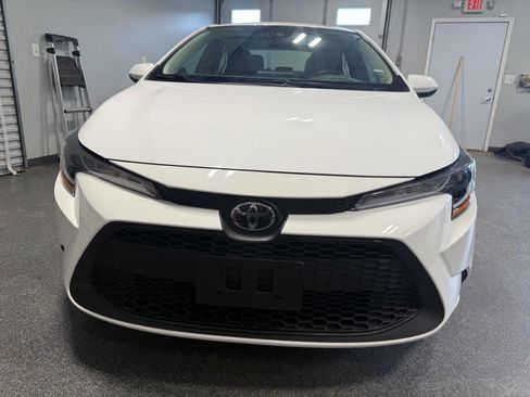 Used 2022 Toyota Corolla LE image 2