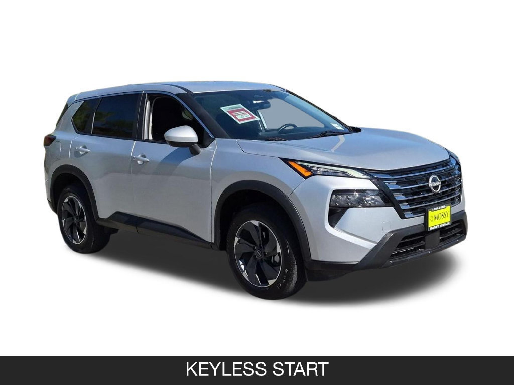 Used 2025 Nissan Rogue SV AWD/4WD image 2