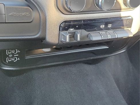 Used 2024 RAM 2500 Big Horn AWD/4WD image 19