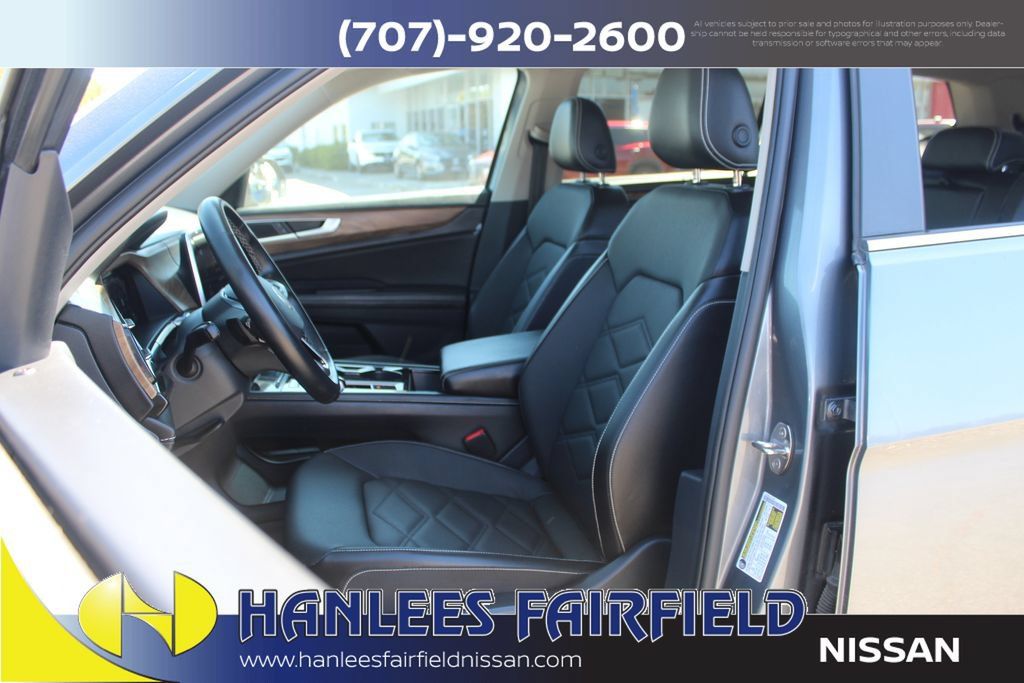Used 2025 Volkswagen Atlas SE FWD image 13