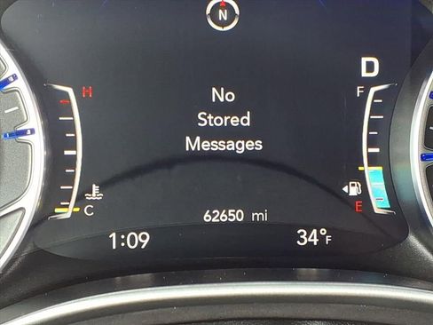 Used 2024 Chrysler Pacifica Touring-L FWD image 35