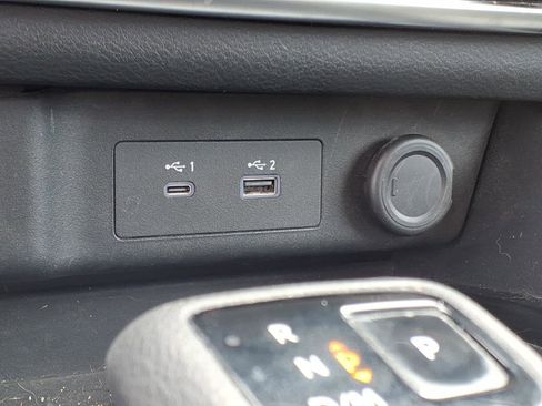 Used 2023 Nissan Rogue SV image 14