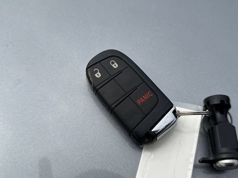Used 2024 Jeep Compass Latitude AWD/4WD image 28