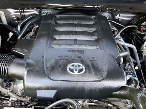 Used 2021 Toyota Tundra SR5 w/ SR5 Leather Package RWD image 32