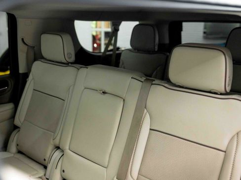 Used 2023 GMC Yukon XL Denali AWD/4WD image 88