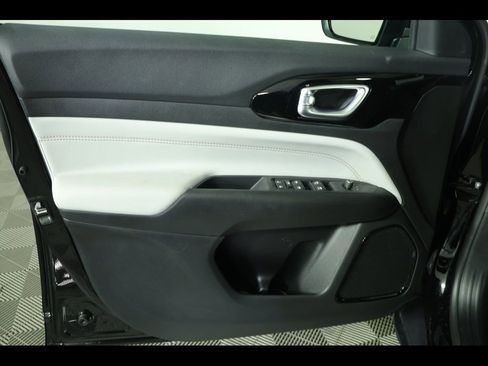 New 2026 Jeep Compass Limited image 19