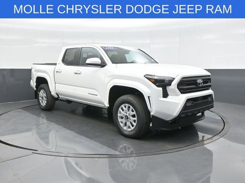 Used 2026 Toyota Tacoma SR5 AWD/4WD image 1