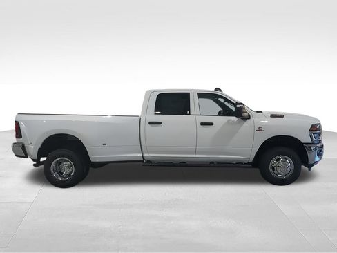 New 2026 RAM 3500 Tradesman AWD/4WD image 9