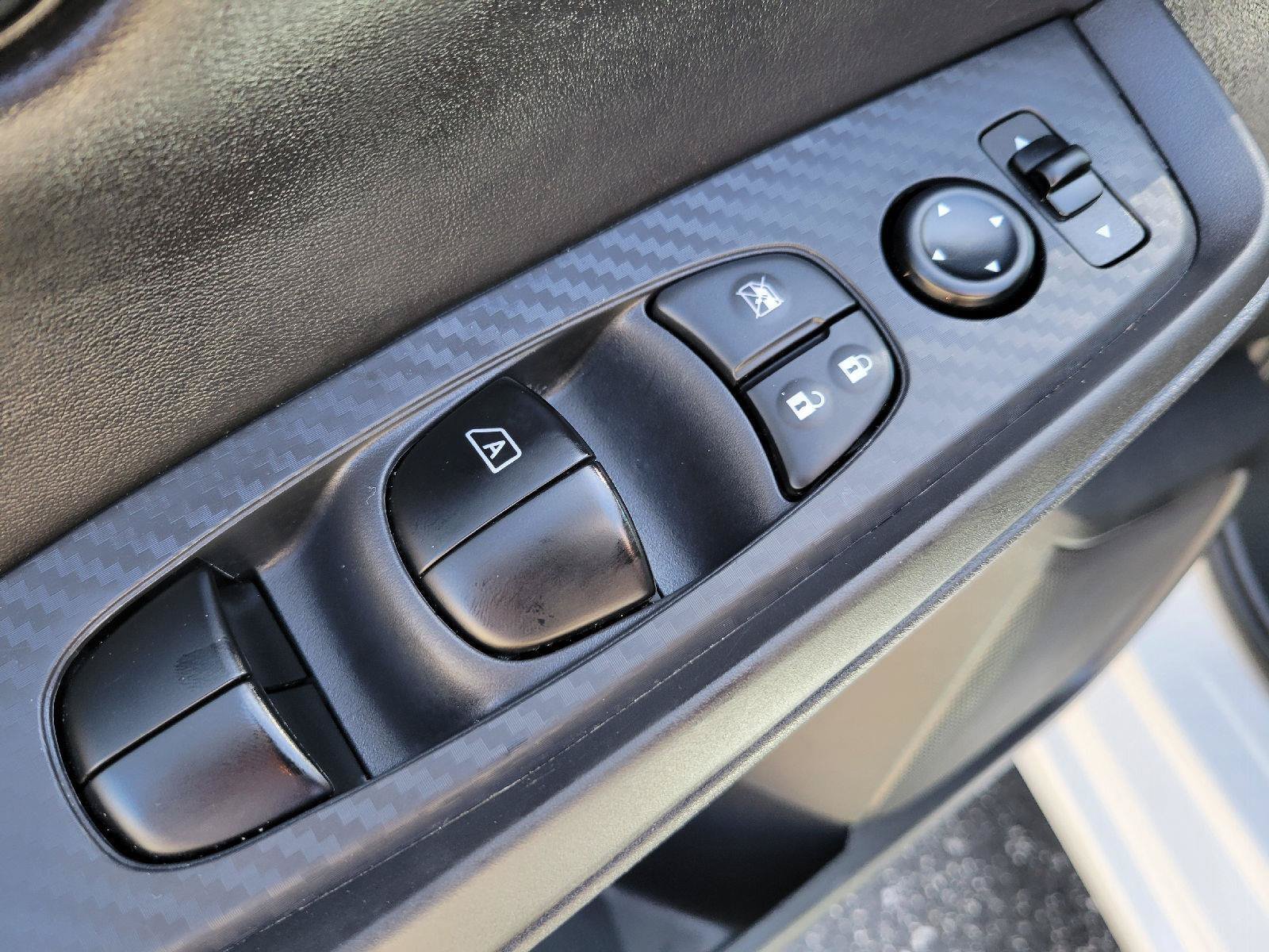 Used 2025 Nissan Sentra S FWD image 7