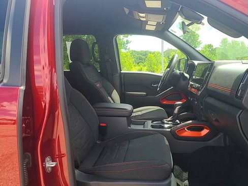 Used 2025 Nissan Frontier PRO-4X AWD/4WD image 27