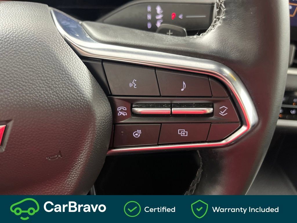 Used 2026 Chevrolet Equinox LT AWD/4WD image 24