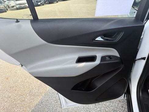 Used 2019 Chevrolet Equinox LT FWD image 13
