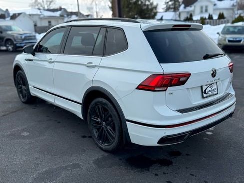 Used 2022 Volkswagen Tiguan SE R-Line image 6