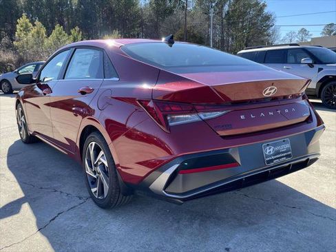 New 2026 Hyundai Elantra Limited FWD image 3